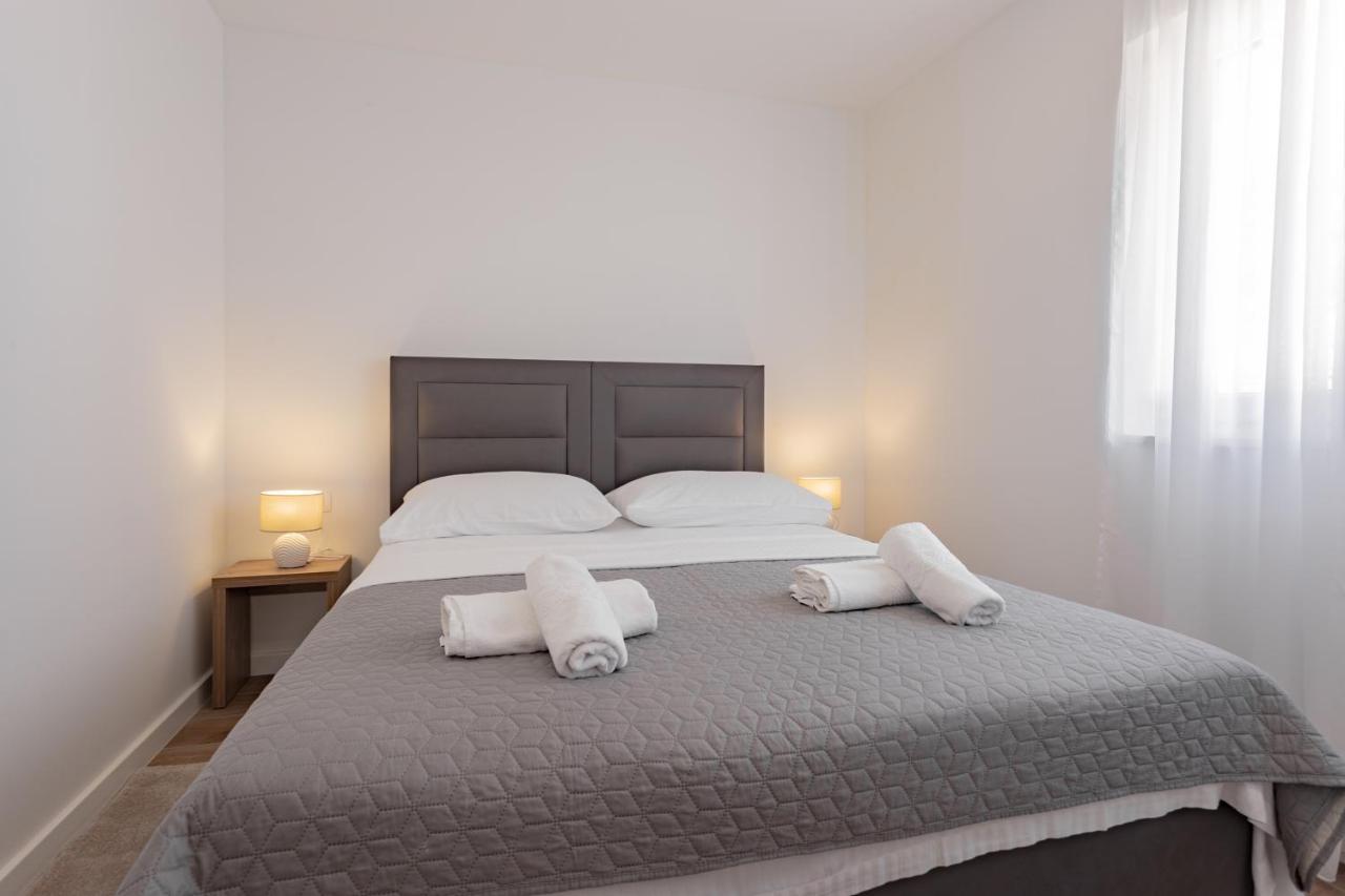Apartmani Benzon Baška Voda Eksteriør bilde