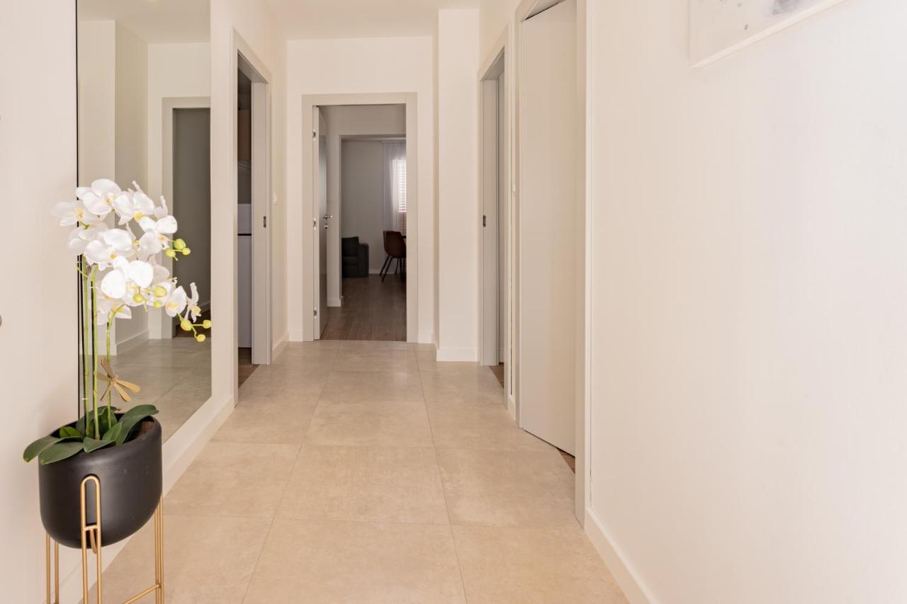 Apartmani Benzon Baška Voda Eksteriør bilde